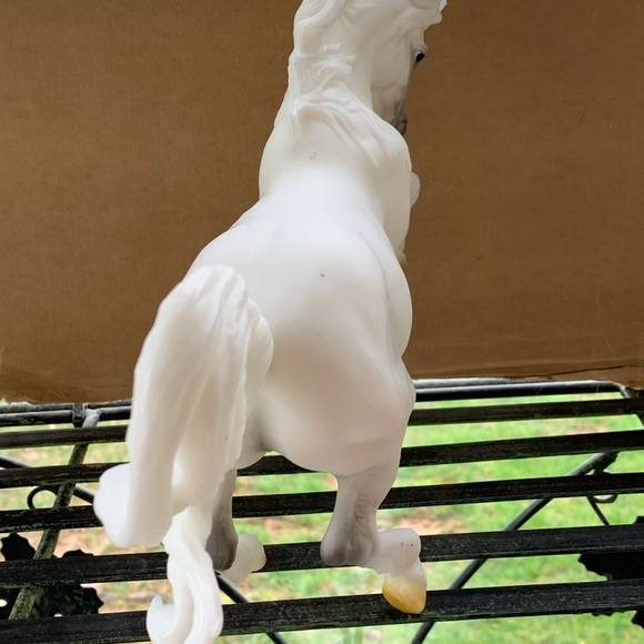 Retired Breyer Horse #1753 Banks Vanilla Champion Connemara Mare Traditional - Picture 4 of 6